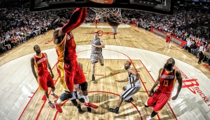 开云体育官网下载安装-巴伦西亚客场战平巴伦西亚，遭遇平局，巴伦西亚引援